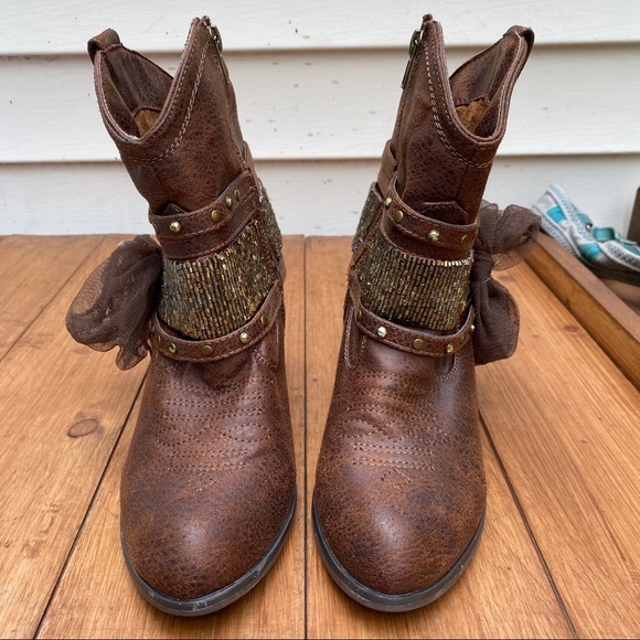 SOLD ⭐️Not rated beaded cowboy style booties 9 - Picture 4 of 12